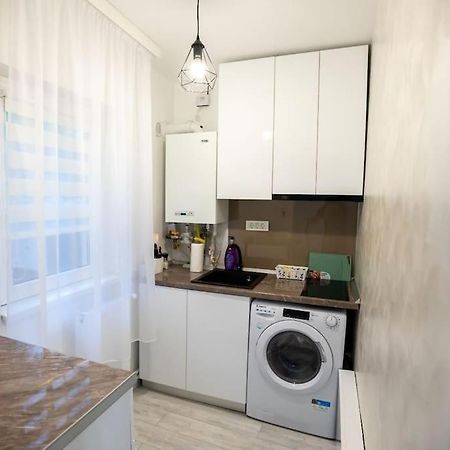 Garsoniera Central II Târgu Jiu Εξωτερικό φωτογραφία