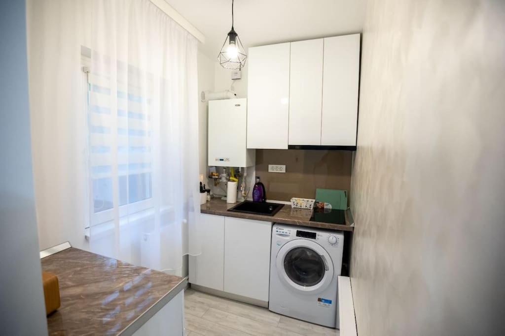Garsoniera Central II Târgu Jiu Εξωτερικό φωτογραφία